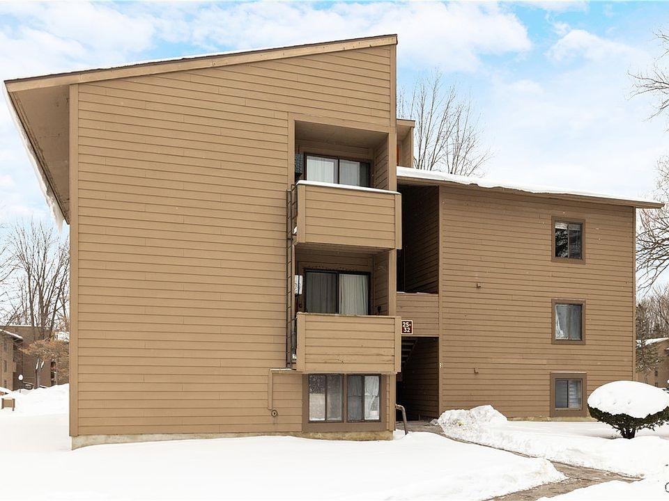 1st image of 32 Watertree Dr