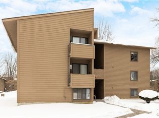 32 Watertree Dr, East Syracuse, NY 13057