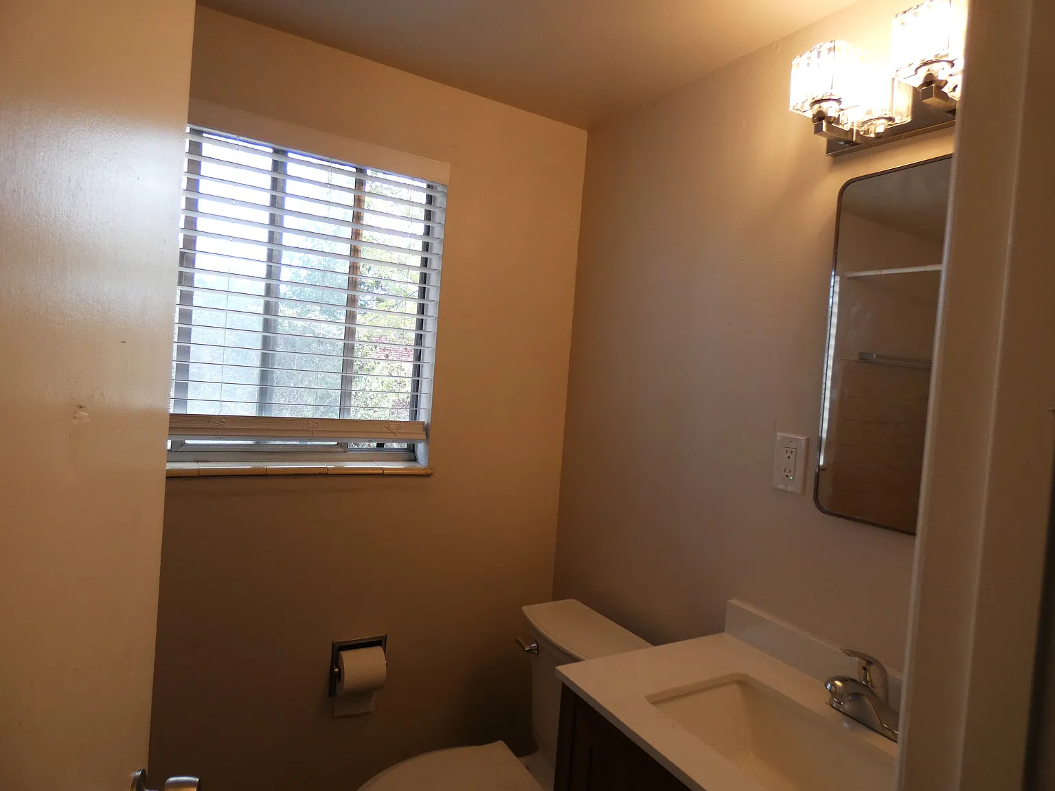 4 bed, 1620 sqft, $975 — Photo 4