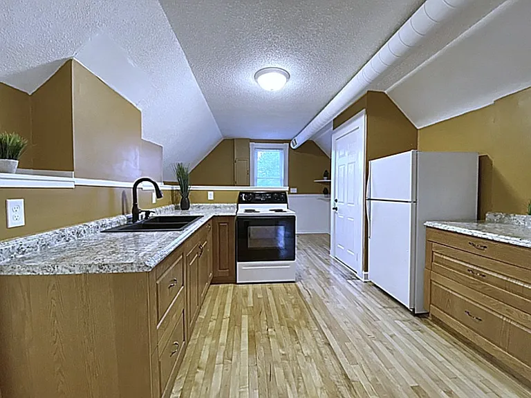 1113 Minnehaha Ave E #2 — Photo 3