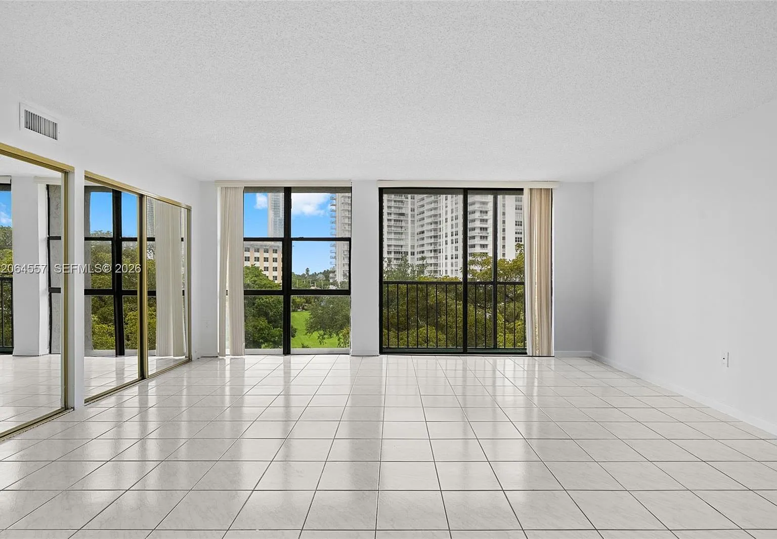 Fairview House Condo — Photo 4