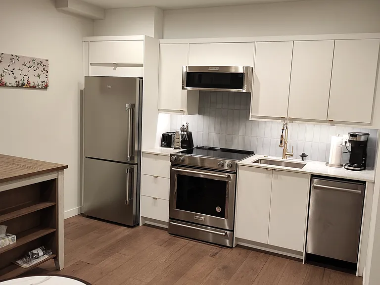 1526 Taylor Ave N #B — Photo 1