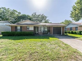 1205 Hillcrest Dr, Garland, TX 75040