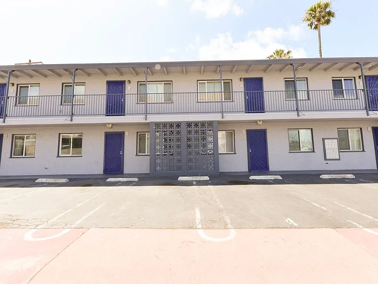 2601 S. El Camino Real — Photo 2