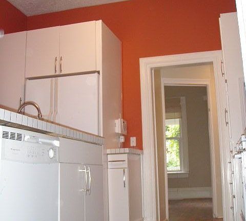 5th image of 759 S Green St