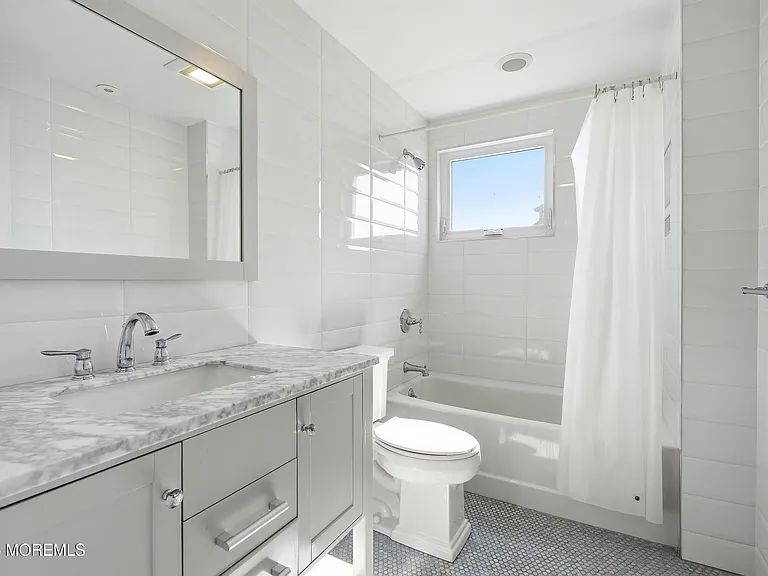 125 Cedar Ave — Photo 43