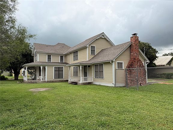 3rd image of 429 W Richard Ave
