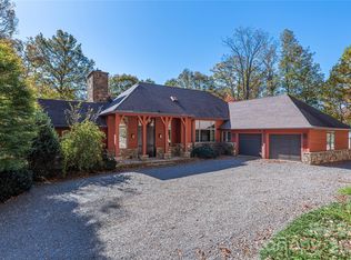 98 Flat Creek Rd, Fairview, NC 28730
