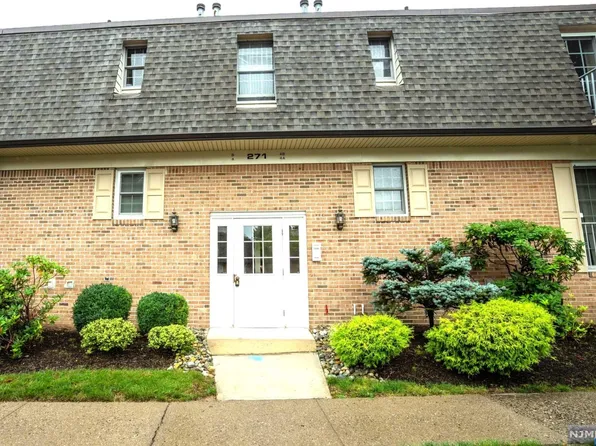 271 Collignon Way APT 3B, River Vale, NJ 07675
