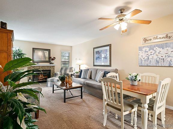 3rd image of 12095 Alta Carmel Ct Unit 6