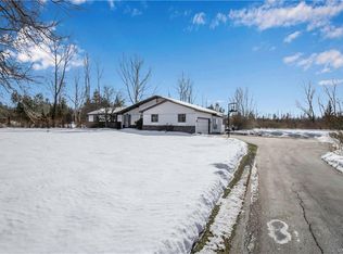 129 Schlemmer Rd, Lancaster, NY 14086