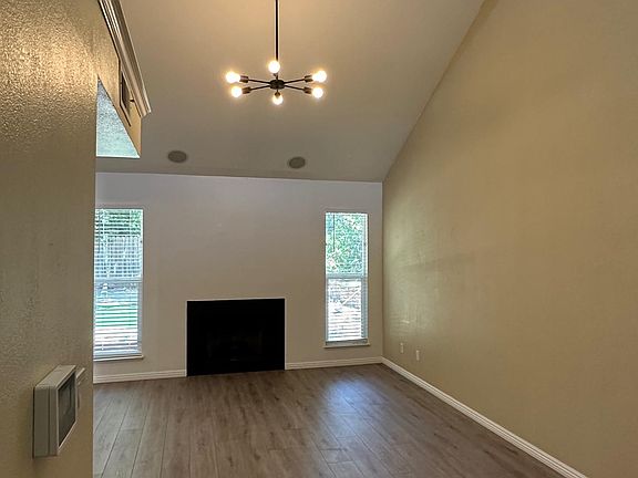 4th image of 2477 Lagoon Ln