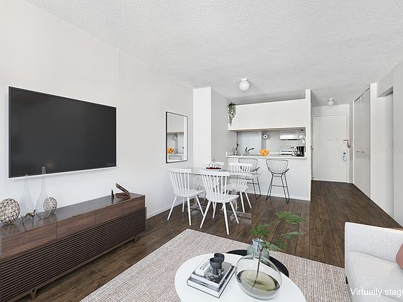3rd image of 200 Rector Pl APT 18J