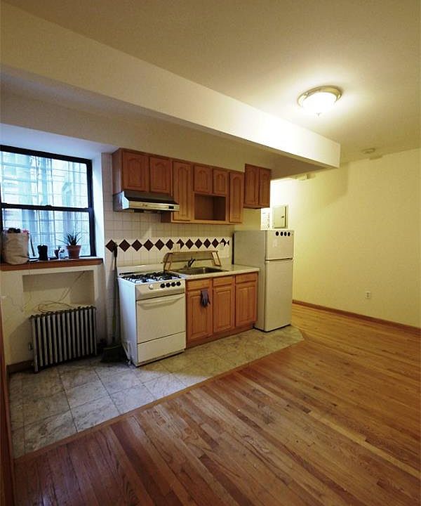 1st image of 108 Mulberry St APT 17