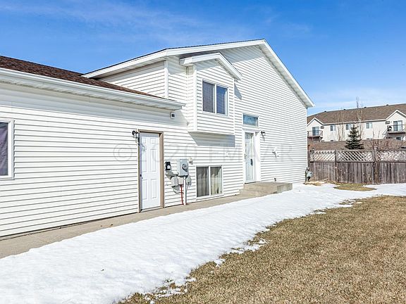 2nd image of 1542 Suntree Dr