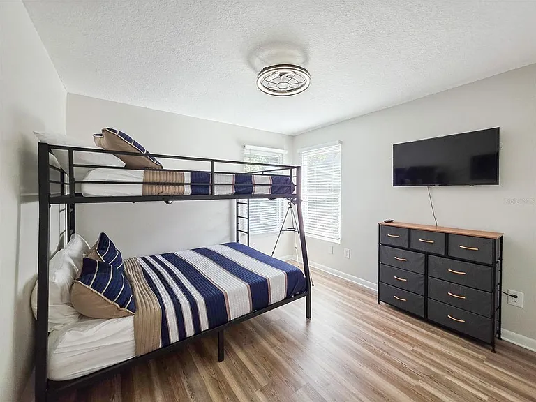 2135 S Flagler Ave — Photo 17