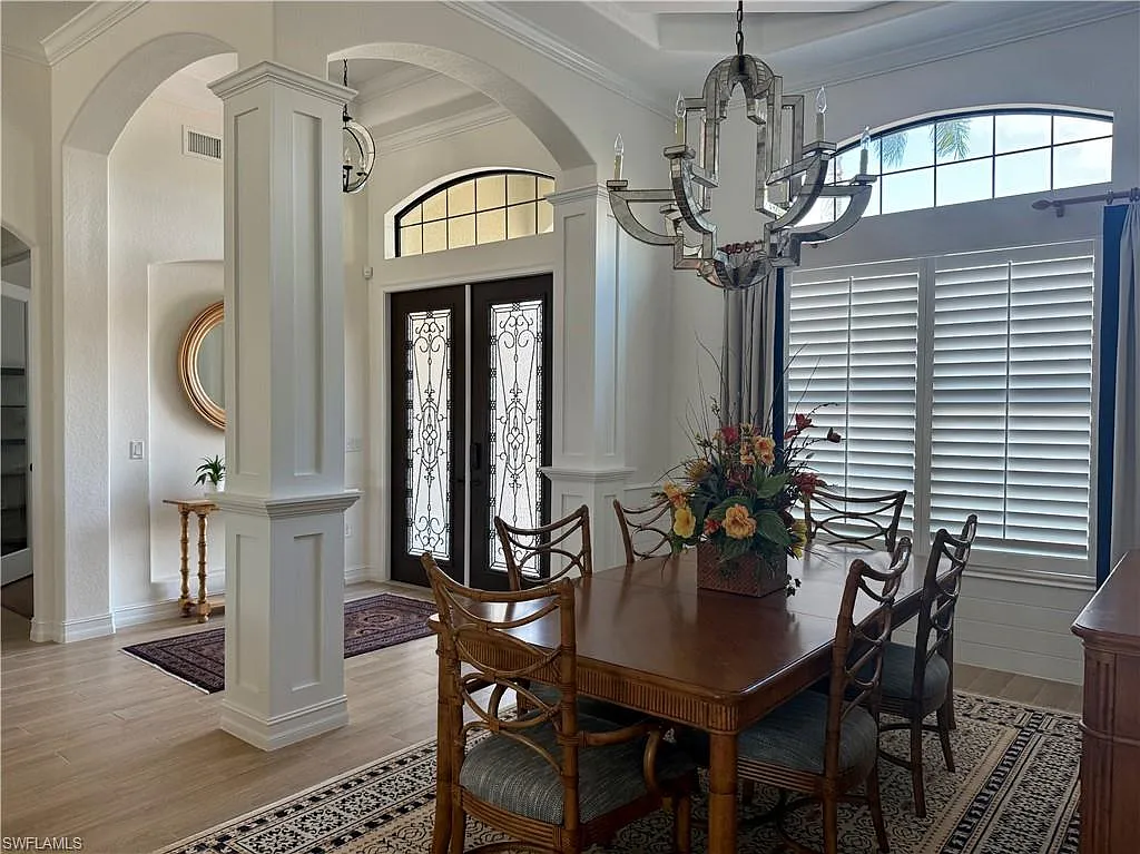 3 bed, 3.0 bath, 2818 sqft, $25,000 — Photo 4