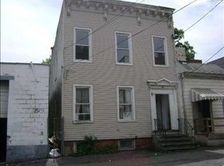 39 Robin St, Albany, NY 12206