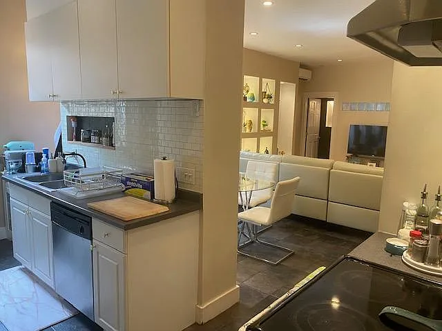 1038 Beacon St #101 — Photo 9