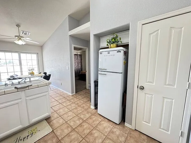 2576 McCormick Blvd — Photo 9