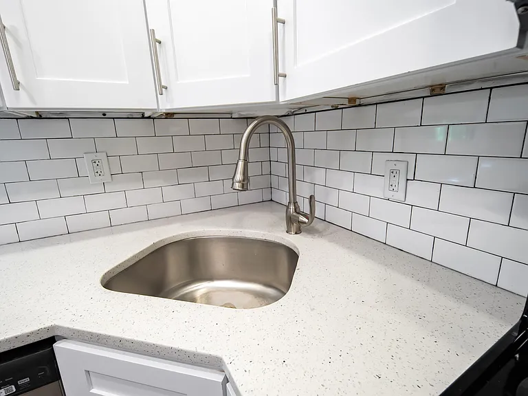 169 Hutton St #2 — Photo 23
