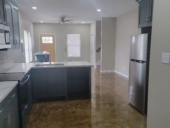 3rd image of 105 S Grace St #1