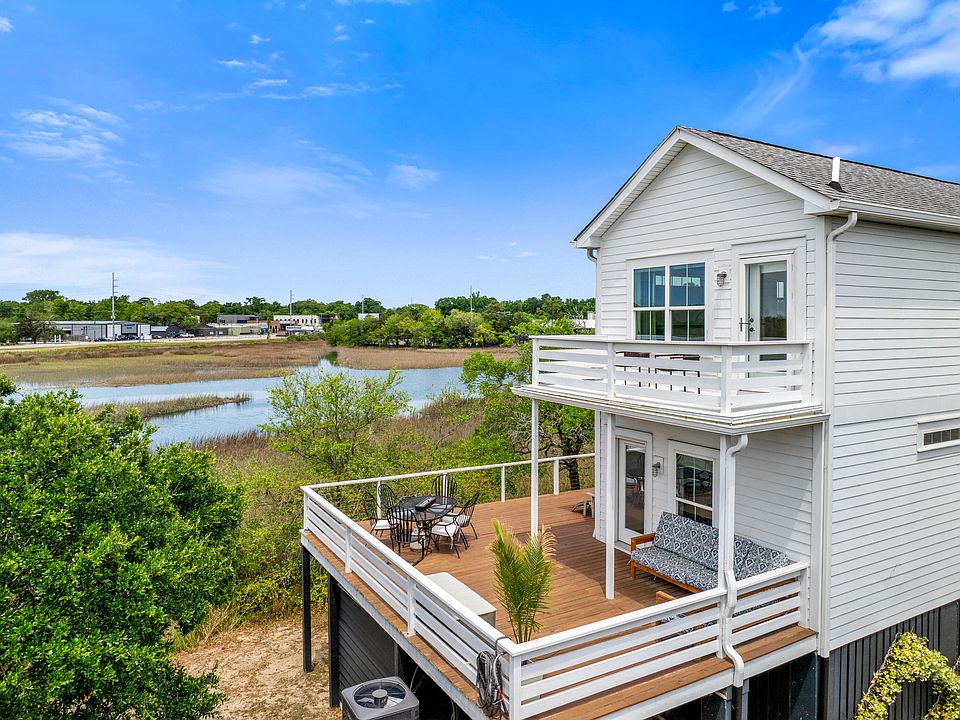 1st image of 1050 Hunley Waters Cir