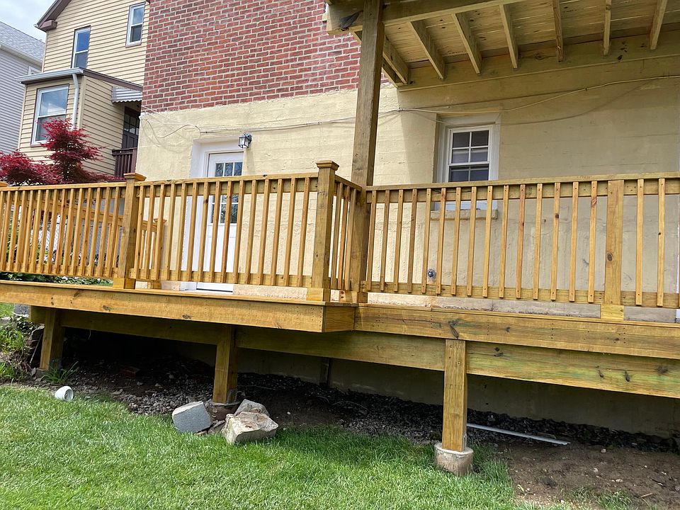 2nd image of 148 Alexander St #1