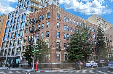 400 Lincoln Place in Prospect Heights