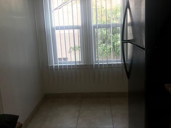 2nd image of 777 S Westmoreland Ave APT 305