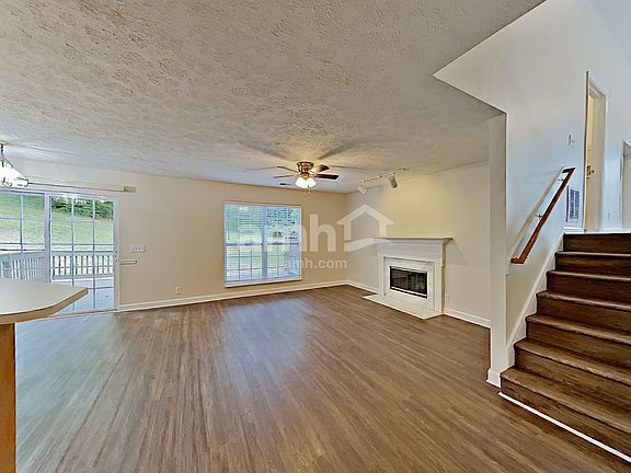 4th image of 4014 Lenox Ct