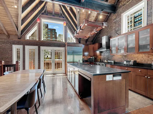 316 East 59th Street image 5 of 13