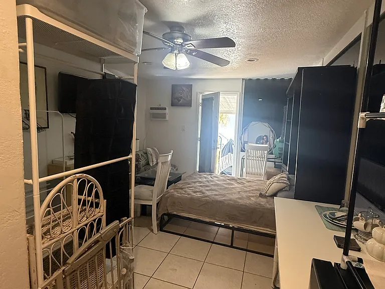 5221 SW 22nd Ter — Photo 37