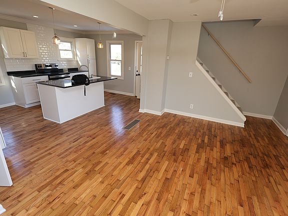4th image of 923 N 10th St