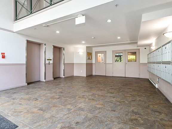 5th image of 2962 Trethewey St #321