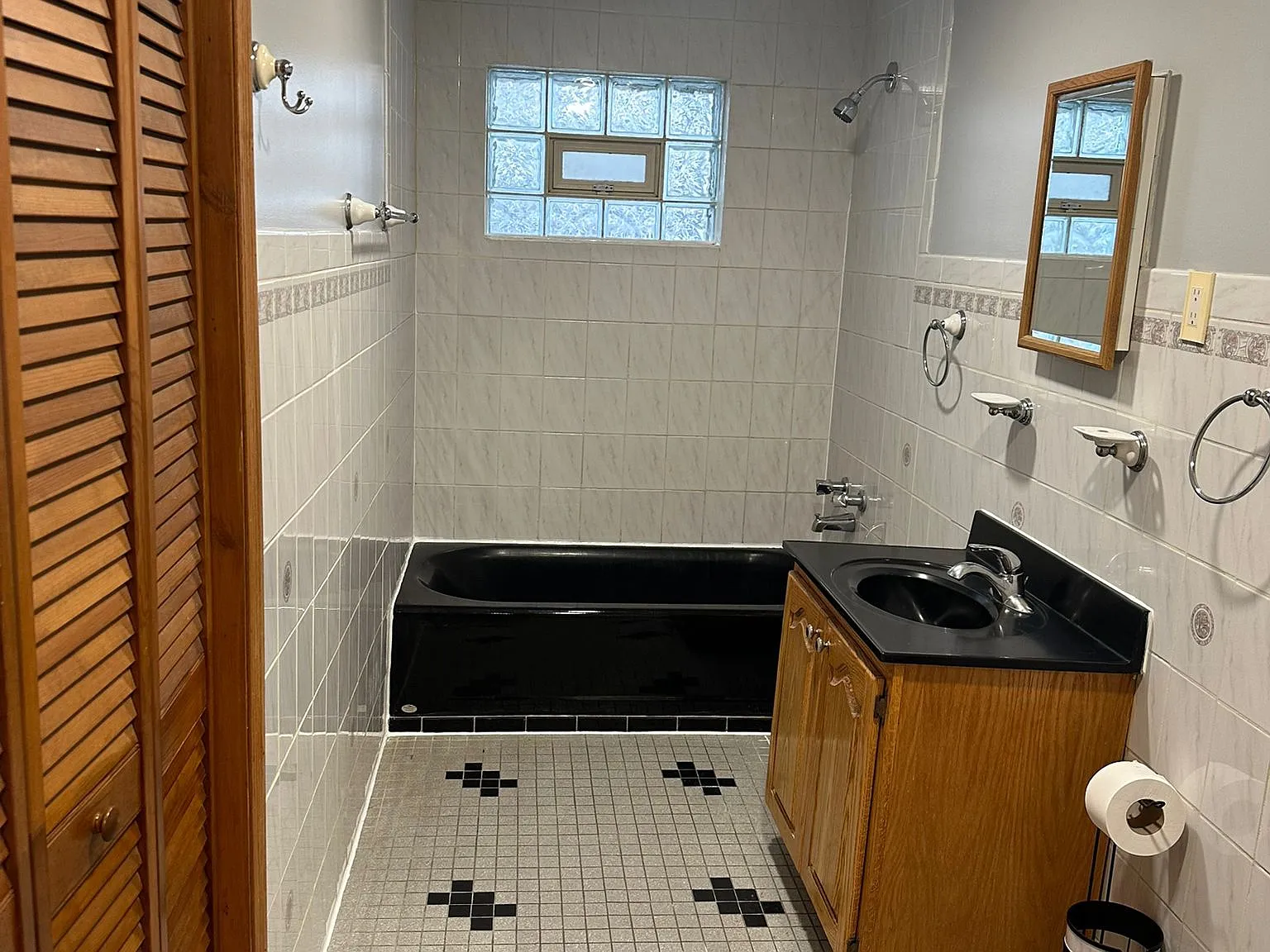 1722 W Cullerton St — Photo 1