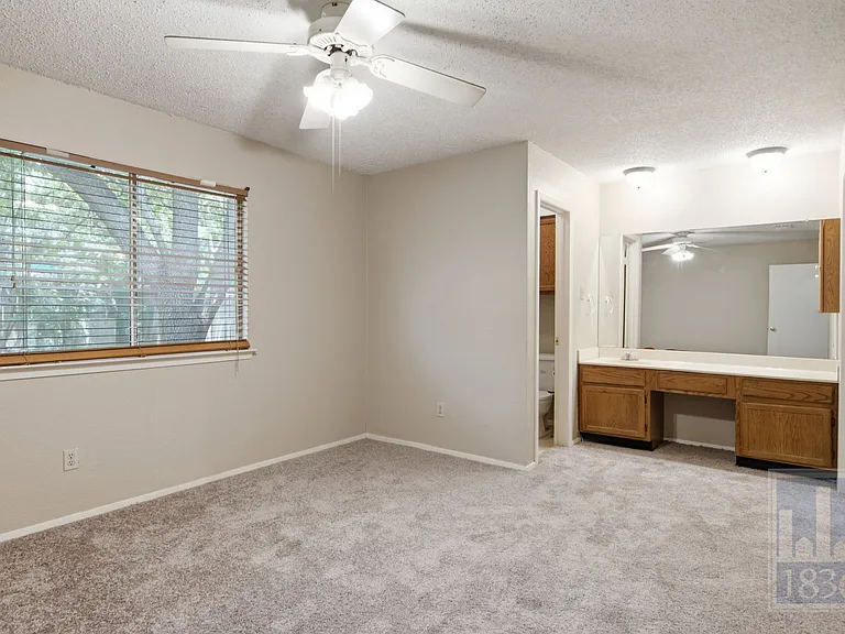 9002 Marsh Dr — Photo 10