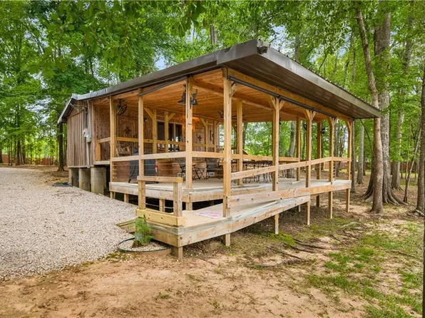 1044 Pin Oak Dr, Montgomery, LA 71454