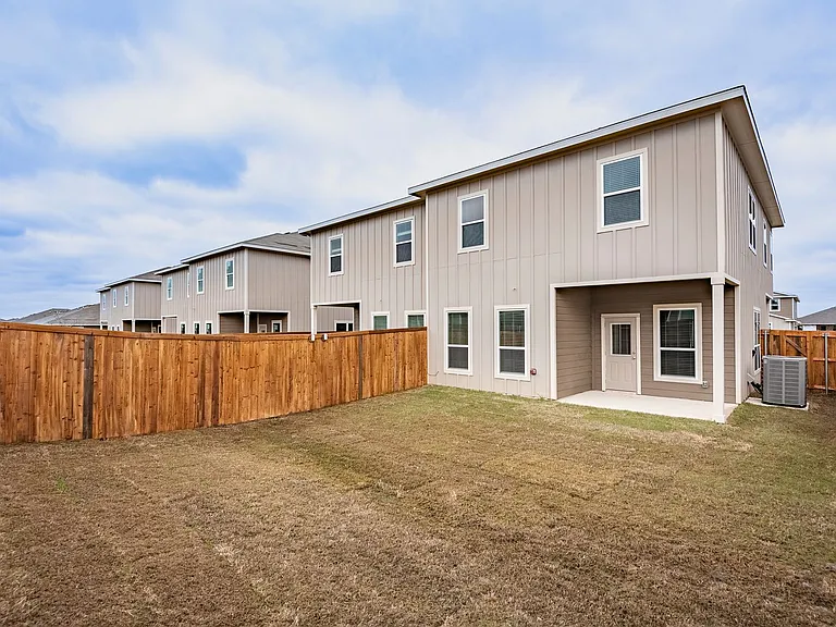 644 Wheatfield Dr — Photo 25