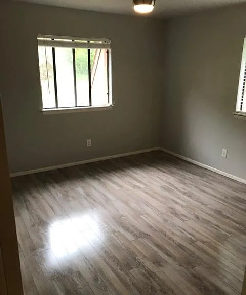 1001 N Oak Dr — Photo 12