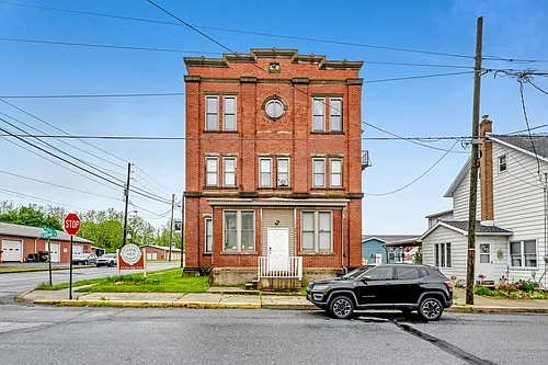 100 W High St Photo 1