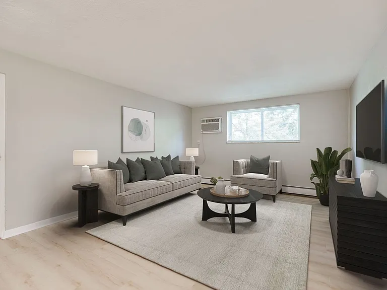 Monroe Terrace Apartments — Photo 3