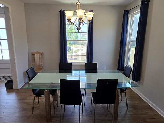 4th image of 43 Windflower Ct