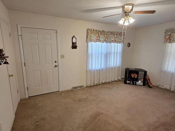 2nd image of 207 Branch St