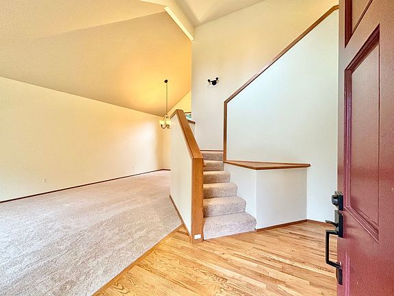 3rd image of 23436 NE 28th Pl