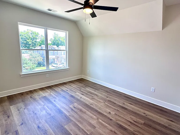 615 Waco Dr #B — Photo 34