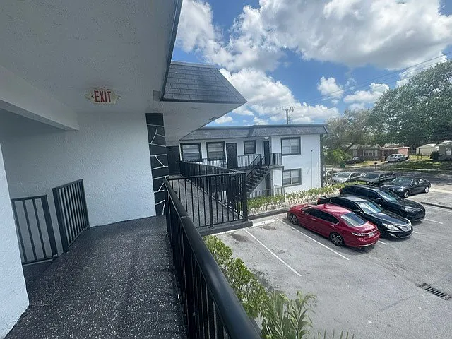 5621 SW 36th Ct — Photo 23