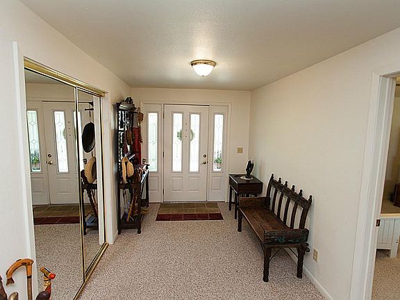 3rd image of 501 E Bayshore Dr