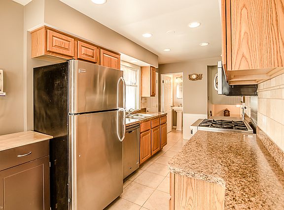 5th image of 4129 W 107th St