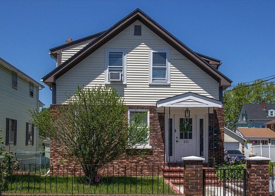 237 St, Taunton, MA 02780 Zillow